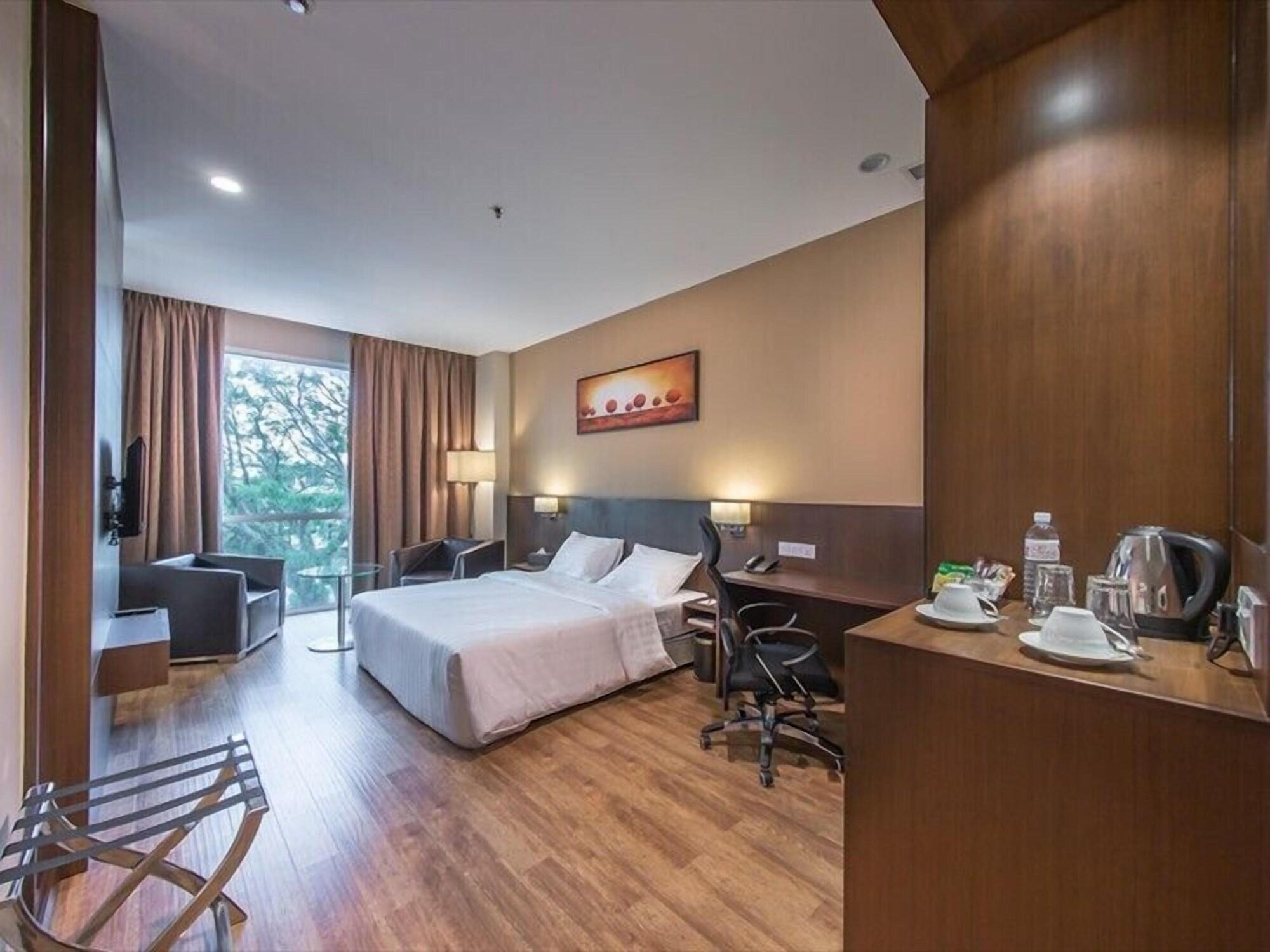 Keoja Hotel Kuala Belait Exterior photo