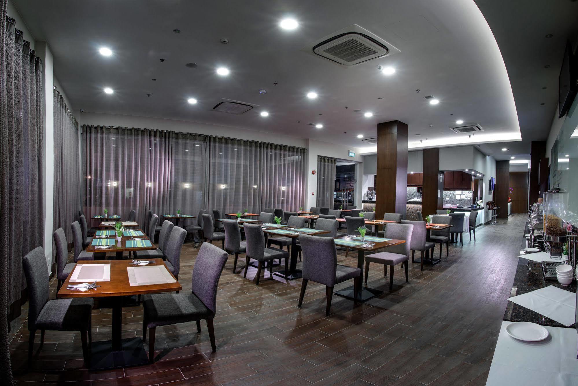 Keoja Hotel Kuala Belait Exterior photo